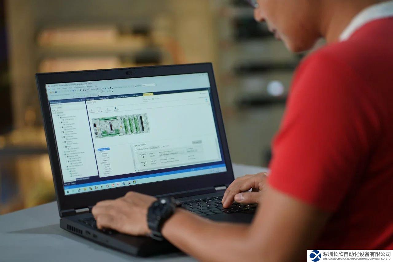 新品速览 | 凭借 Micro800 控制器和配套自动化软件的增强特性，罗克韦尔自动化有效简化机器设计、开发和部署过程